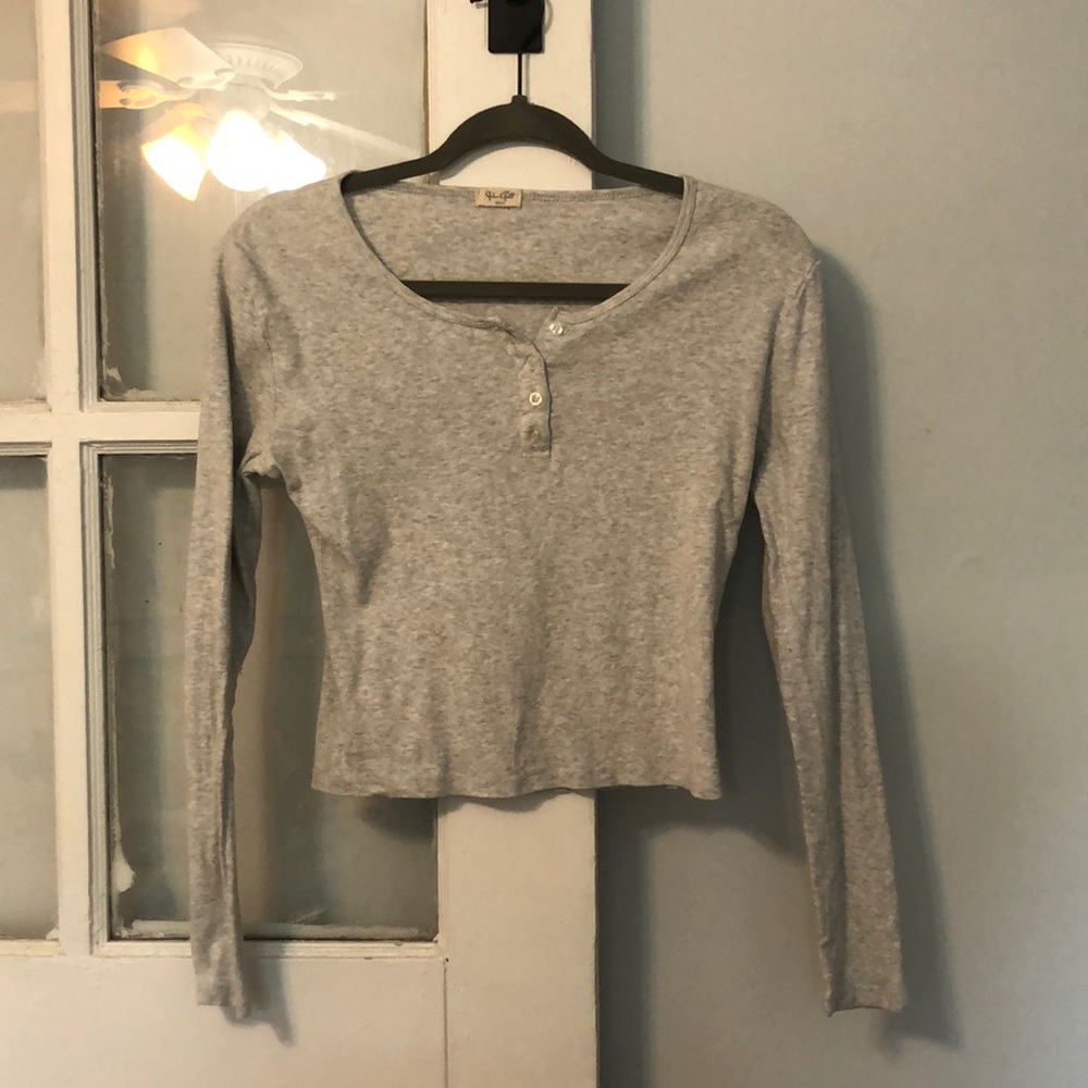 Brandy Melville grey long sleeve crop top